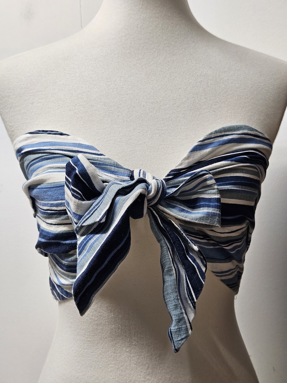 Moon River Blue White Stripe Smocked Tie Front Bandeau Crop Top L Strapless Boho